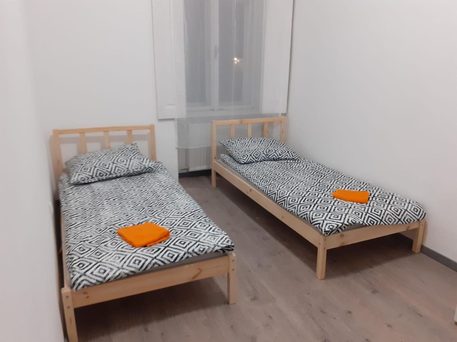 Fantomas*** City Center Apartments No2 3Bedroom + Living Room Szombathely Exterior photo